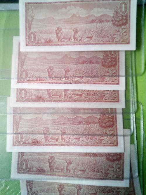TW de JONGH R1 notes ( UNC ) ( in sequence )( B 582 prefix )