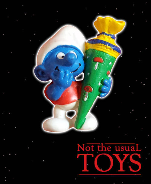 Smurfs: Toddler Smurf with Party Cracker new!!!