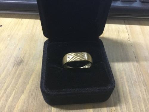 Solid 9 Carat Yellow Gold Gents David Band Small Diamond Estate Jewellery 3.5 Grams