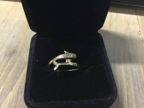 Solid 9 Carat Yellow Gold And Diamond Dolphin Ring Estate Jewellery