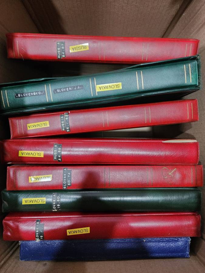 Box of 8x albums Russia and Czech mint complete sets