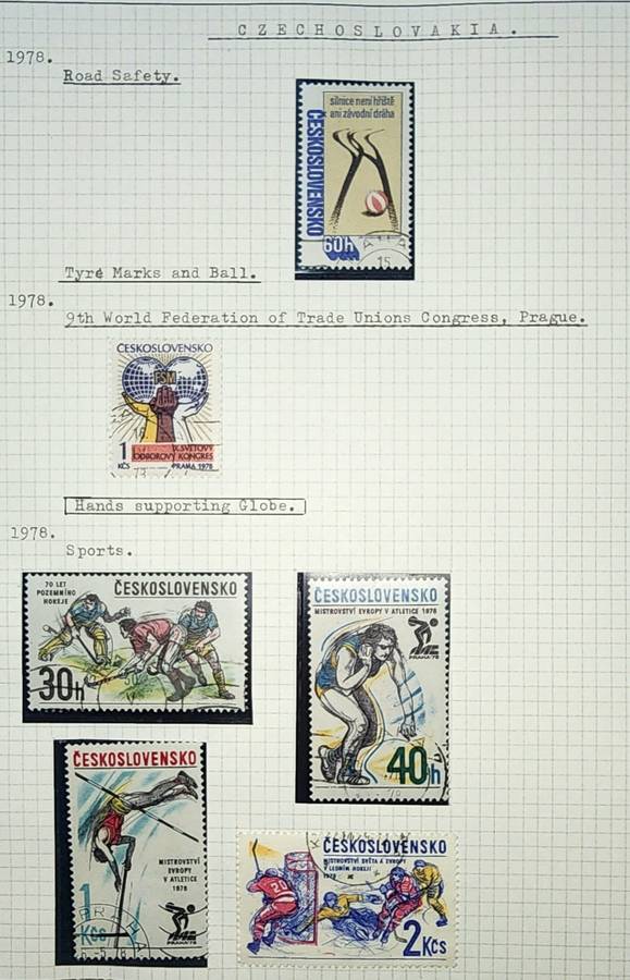Box of 8x albums Russia and Czech mint complete sets