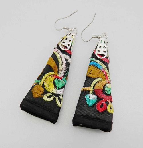 fashion handmade embroidery earrings