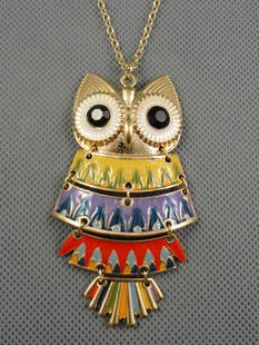 Lovely Vintage Lucky Owl pendant necklace