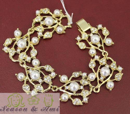 exquisite pearl flower bracelet