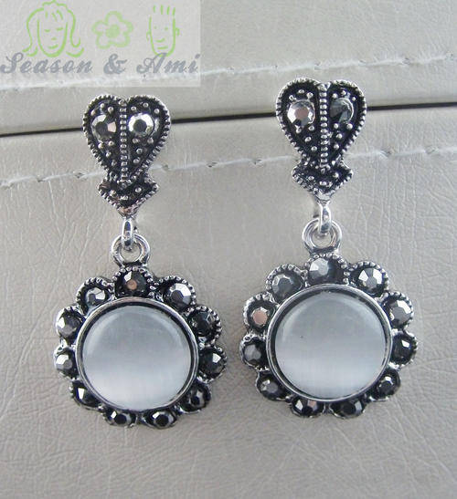 fashion rehinestone in grey earrrings