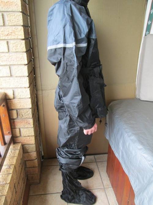 VUKA SCUTA- MOTORBIKE FULL PROTECTIVE RAIN SUIT