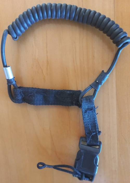 HANDGUN FIREARM CLIP GRIP TO BELT
