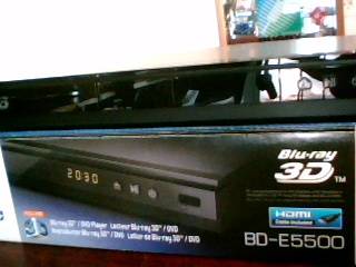Samsung Blu Ray 3D Player BDE 5500 (Shipping R60)