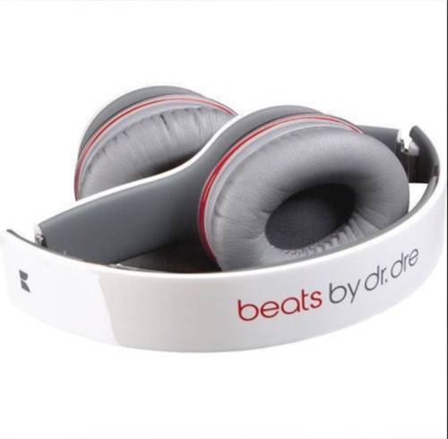 Beats by Dr Dre Solo HD -White (Will throw in Port Jack worth R150 for free to be used on flights)