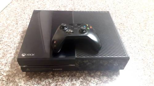 X BOX 1  CONSOLE 1TB