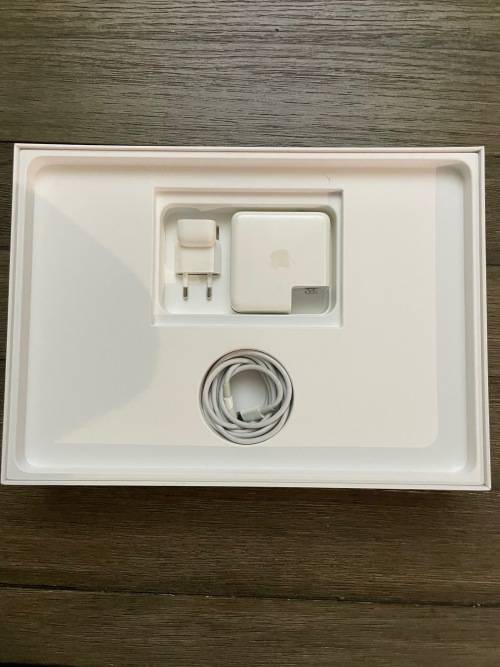 Apple MacBook Pro (13-inch, 2018) Space Gray