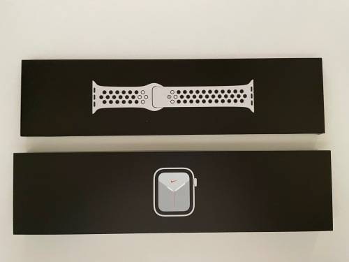 Apple Watch Nike SE (GPS, 40mm, Silver Aluminum, Pure Platinum/Black Nike Sport Band, 2021)