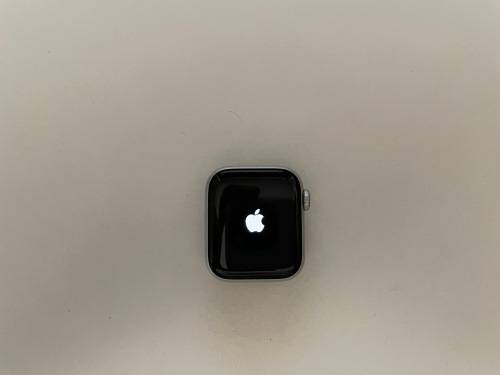 Apple Watch Nike SE (GPS, 40mm, Silver Aluminum, Pure Platinum/Black Nike Sport Band, 2021)