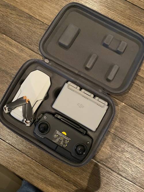DJI Mini SE Fly More Combo