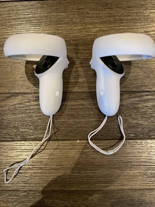 Oculus Quest 2 - 128GB Advanced + Carry Case Combo