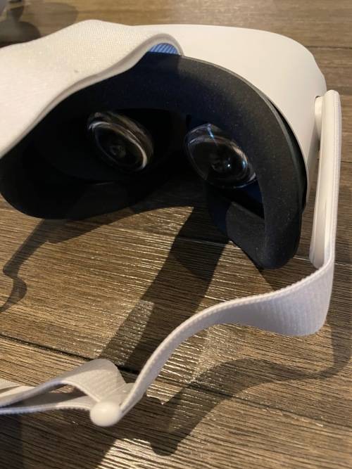 Oculus Quest 2 - 128GB Advanced + Carry Case Combo