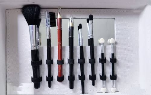 Magic Color Make-Up Kit and Stylish Aluminium Carry Case