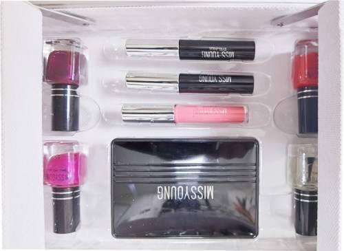 Magic Color Make-Up Kit and Stylish Aluminium Carry Case