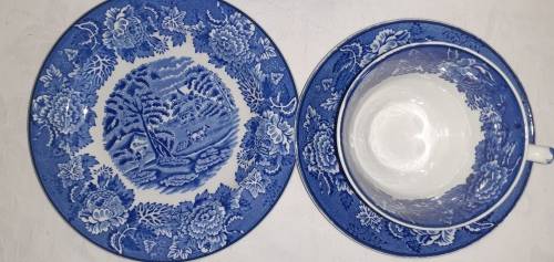 ALL TIME FAVOURITE WOODS WARE ENGLISH SCENERY TEA TRIO (no 2)