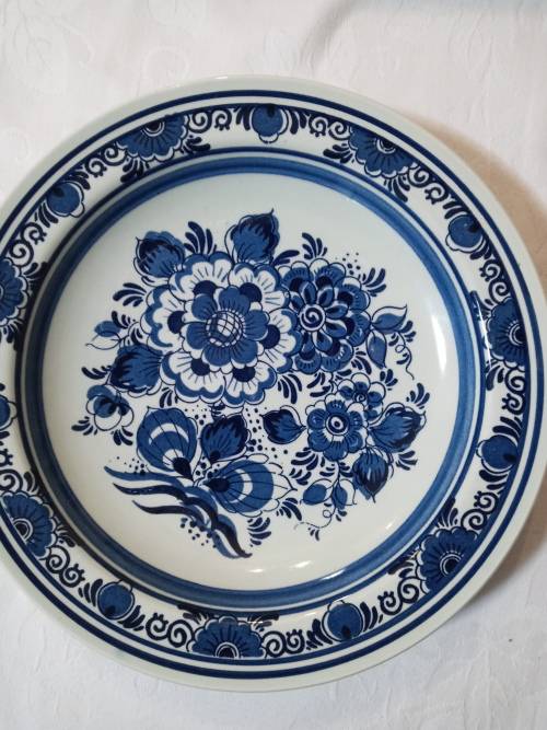 PERFECT BLUE DELFT WALL PLATE (24CM DIAMETER)