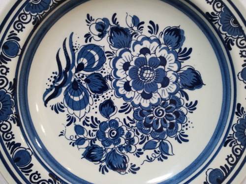 PERFECT BLUE DELFT WALL PLATE (24CM DIAMETER)