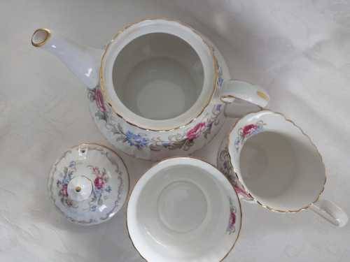 PARAGON TEAPOT WITH SUGAR BOWL AND CREAMER