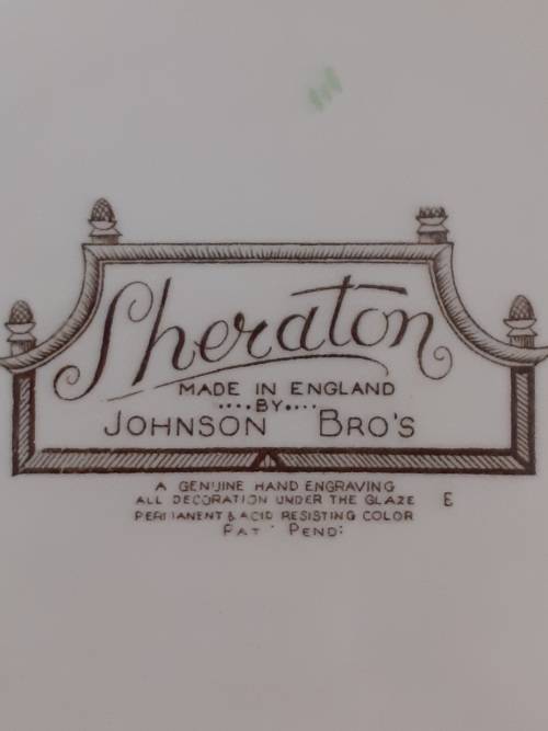 BEAUTIFUL SHERATON JOHNSON BROS TUREEN