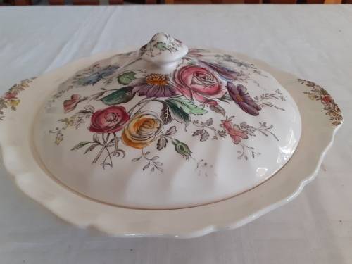 BEAUTIFUL SHERATON JOHNSON BROS TUREEN