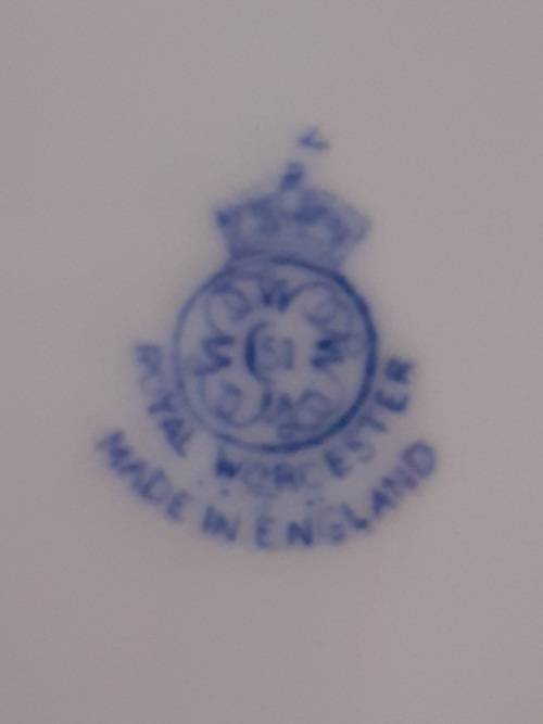 BEAUTIFUL TEA TRIO ROYAL WORCESTER