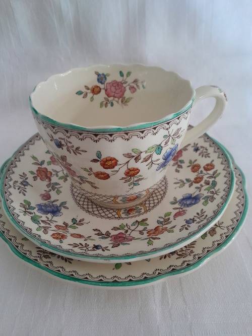 PERFECT BEAUTIFUL SPODE AUDLEY ROYAL JASMINE TEA TRIO (3 available)