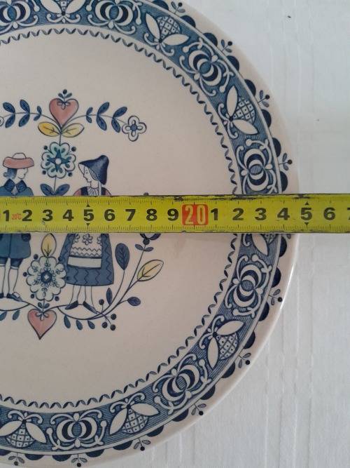 JOHNSON BROTHERS HEARTS and FLOWERS DINNER PLATE (6 available)