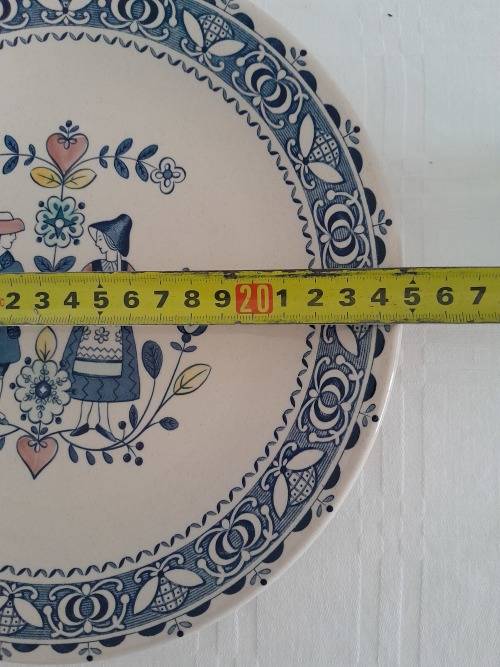 JOHNSON BROTHERS HEARTS and FLOWERS DINNER PLATE (6 available)
