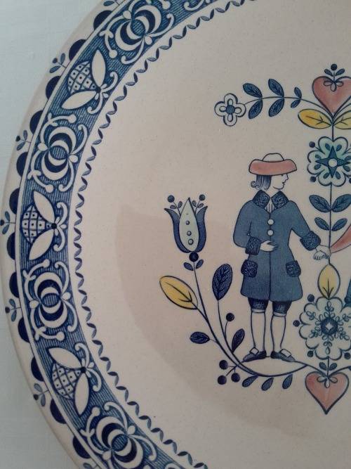 JOHNSON BROTHERS HEARTS and FLOWERS DINNER PLATE (6 available)