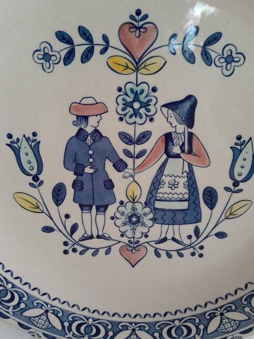 JOHNSON BROTHERS HEARTS and FLOWERS DINNER PLATE (6 available)