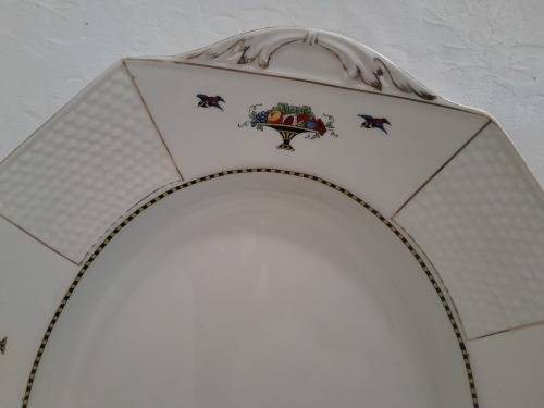 2  BEAUTIFUL PLATTERS BY ROYAL VENTON WARE