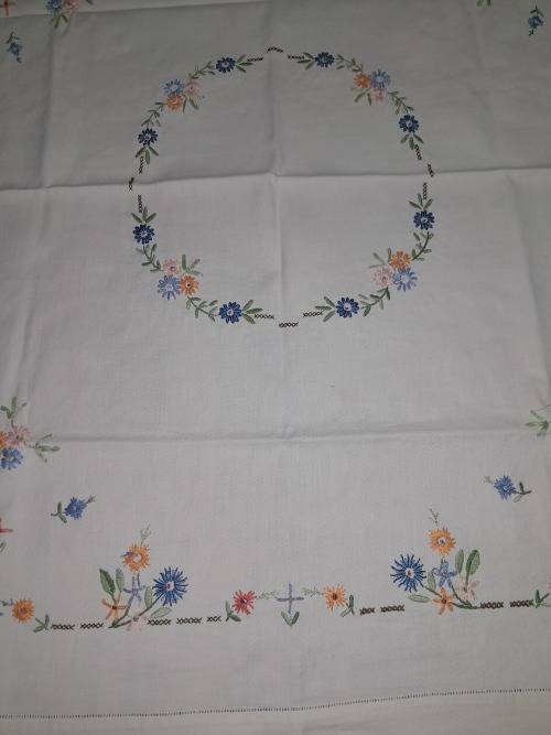 BEAUTIFUL HAND EMBROIDERED SQUARE HEAVY COTTON TABLECLOTH 90CM