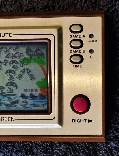 VINTAGE NINTENDO GAME AND WATCH PARACHUTE (PR-21)