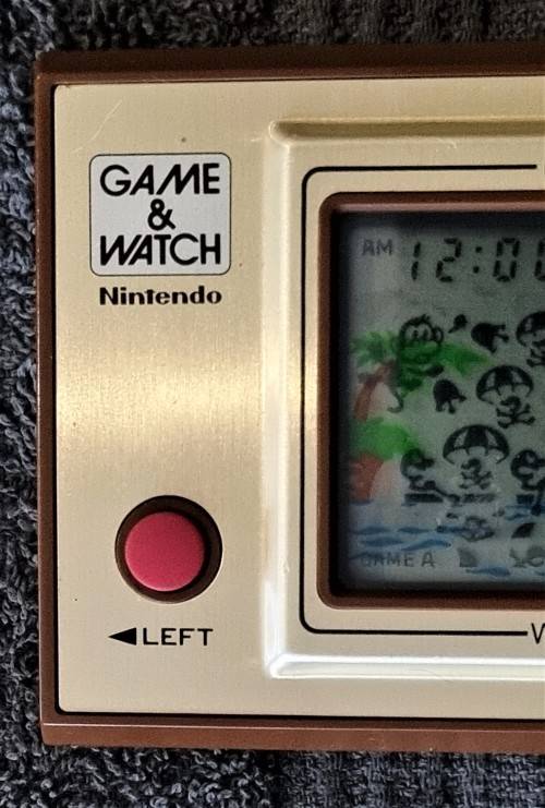 VINTAGE NINTENDO GAME AND WATCH PARACHUTE (PR-21)