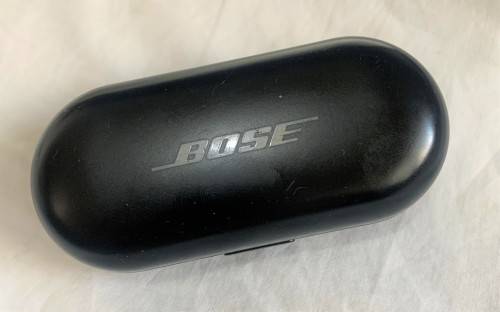 Bose Sport Earbuds True Wireless unbelievable sound, retails new for R5000.