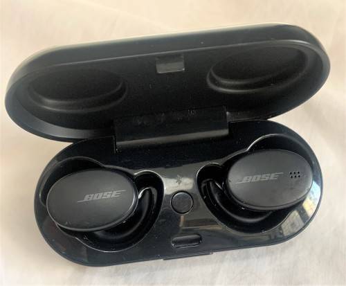 Bose Sport Earbuds True Wireless unbelievable sound, retails new for R5000.