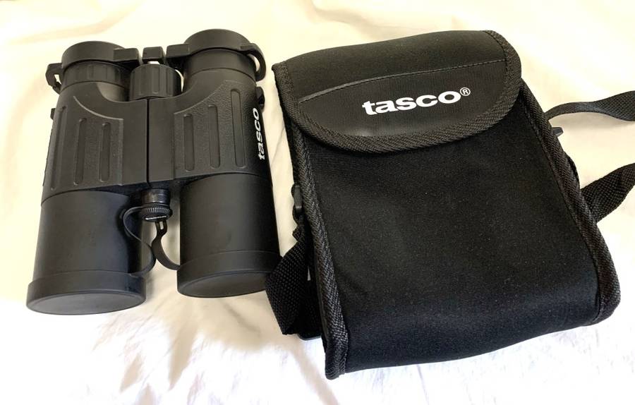 Tasco 10x42 Roof Prism Waterproof Binocular, as new never used outdoors.