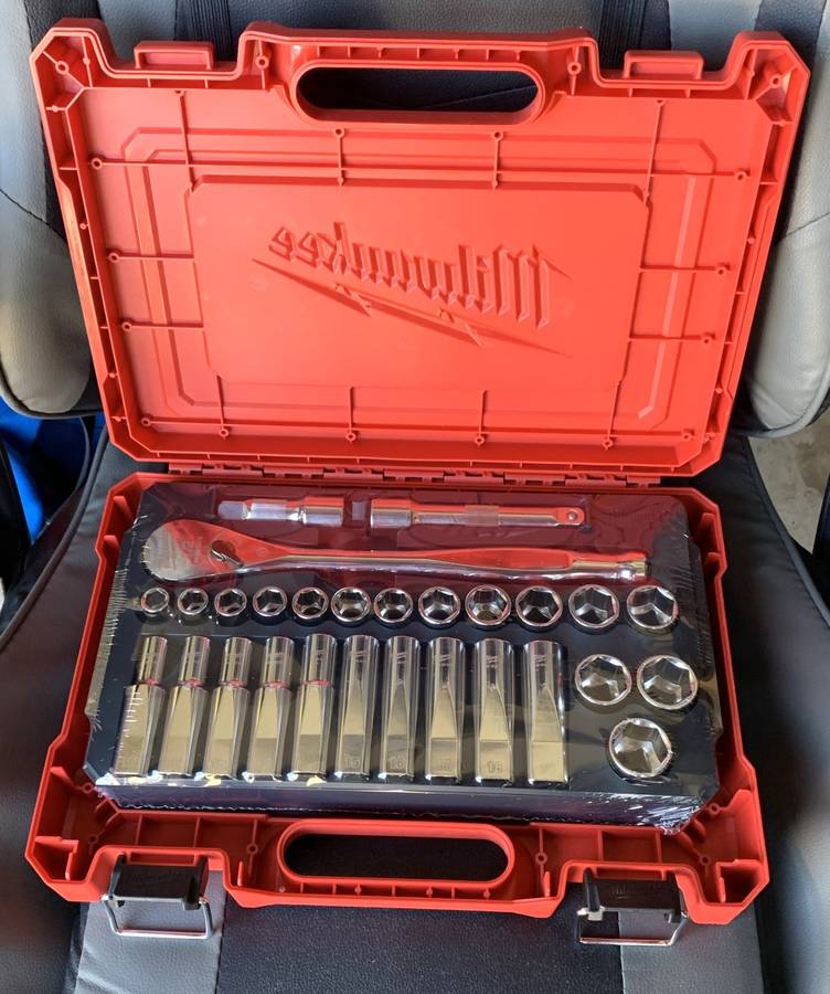 Milwaukee 1/2in Metric Ratchet Socket Set, brand new.