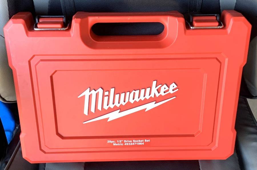 Milwaukee 1/2in Metric Ratchet Socket Set, brand new.