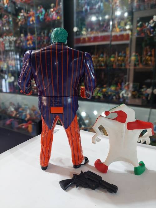 1997 Complete Kenner LAUGHING GAS JOKER Action Figure