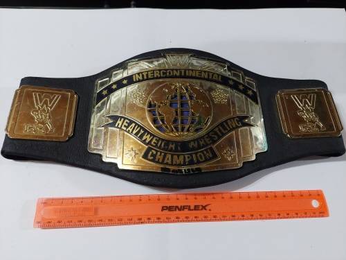 WWE 2004 WWE BELT Wrestling Figure Jakks Pacific