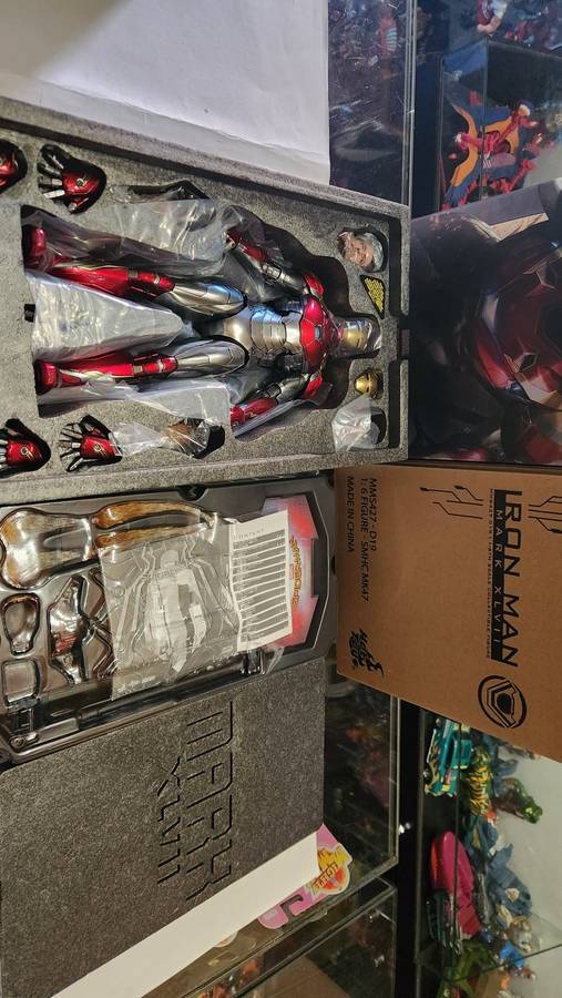 Boxed Hot Toys Iron Man Mark XLVII Action Figure