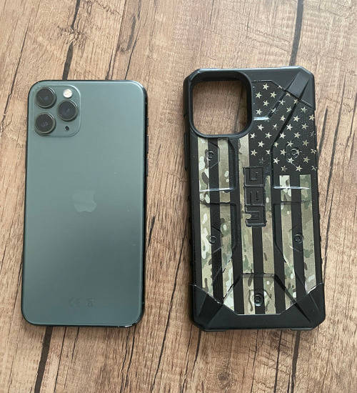 Apple iPhone 11 Pro 64GB Midnight Green With UAG Cover