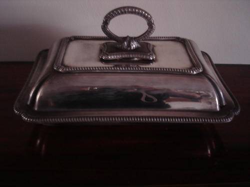 NICE SILVER PLATED WALKER & HALL TUREEN & COVER