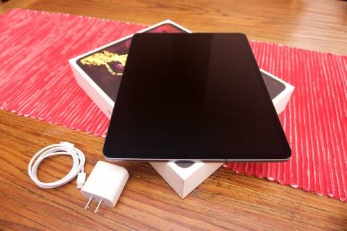Apple iPad Pro 12,9` (256GB, Wi-Fi 4G LTE, Space Gray - 2018) and USB C HUB